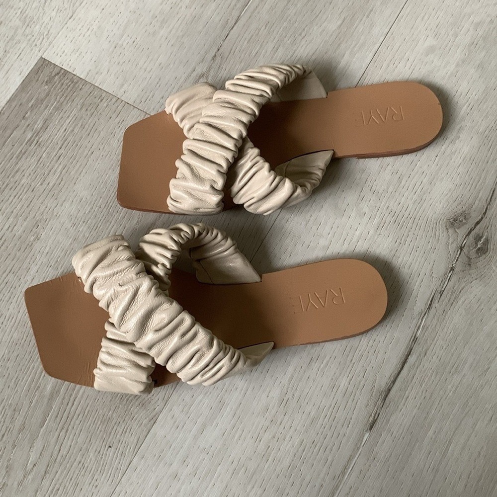 Moira Sandal in Bone WhiteRAYE‎ size 6.5 summer vacation travel leather revolve